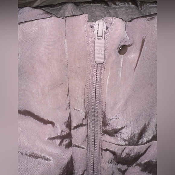 Lululemon In A Flurry Vest. Porcelain Pink. Sz 10. - Picture 12 of 13
